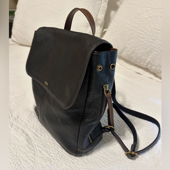 Fossil Backpack purse, never used. New! - Picture 2 of 6